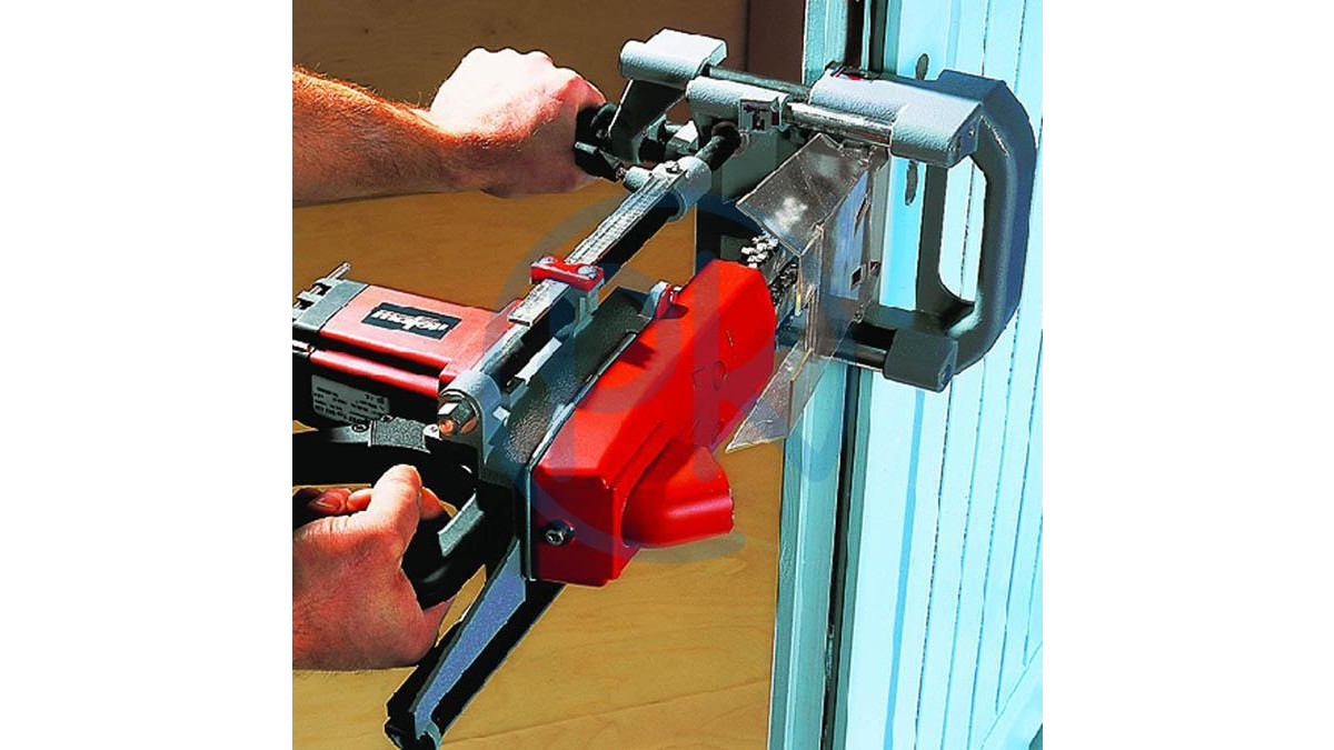 MAFELL Řetězová dlabačka na dveřní zámky SKS 130 MAFELL Řetězová dlabačka na dveřní zámky SKS 130 s 14 mm řetězovou garniturou